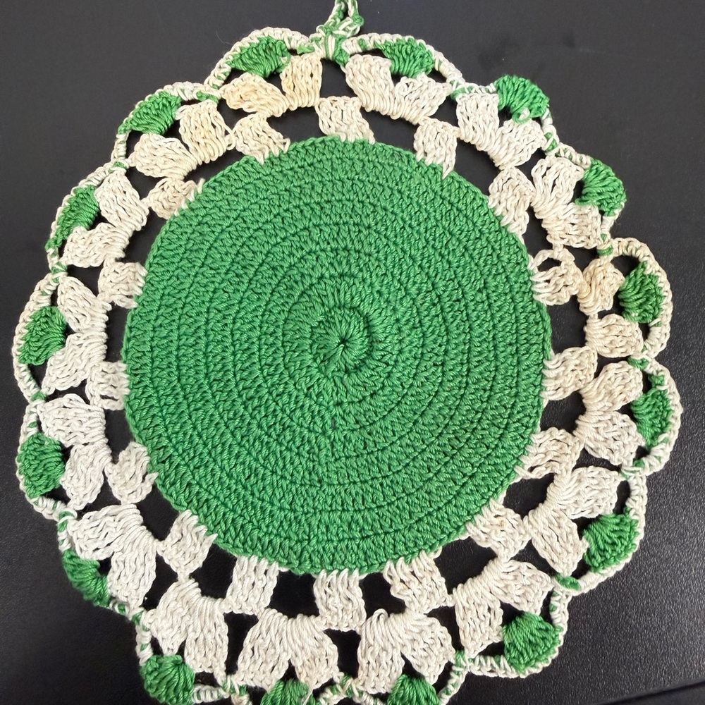 Vintage Handmade Crochet Round Doilies in Green and Cream set of 3 - Picture 3 of 10